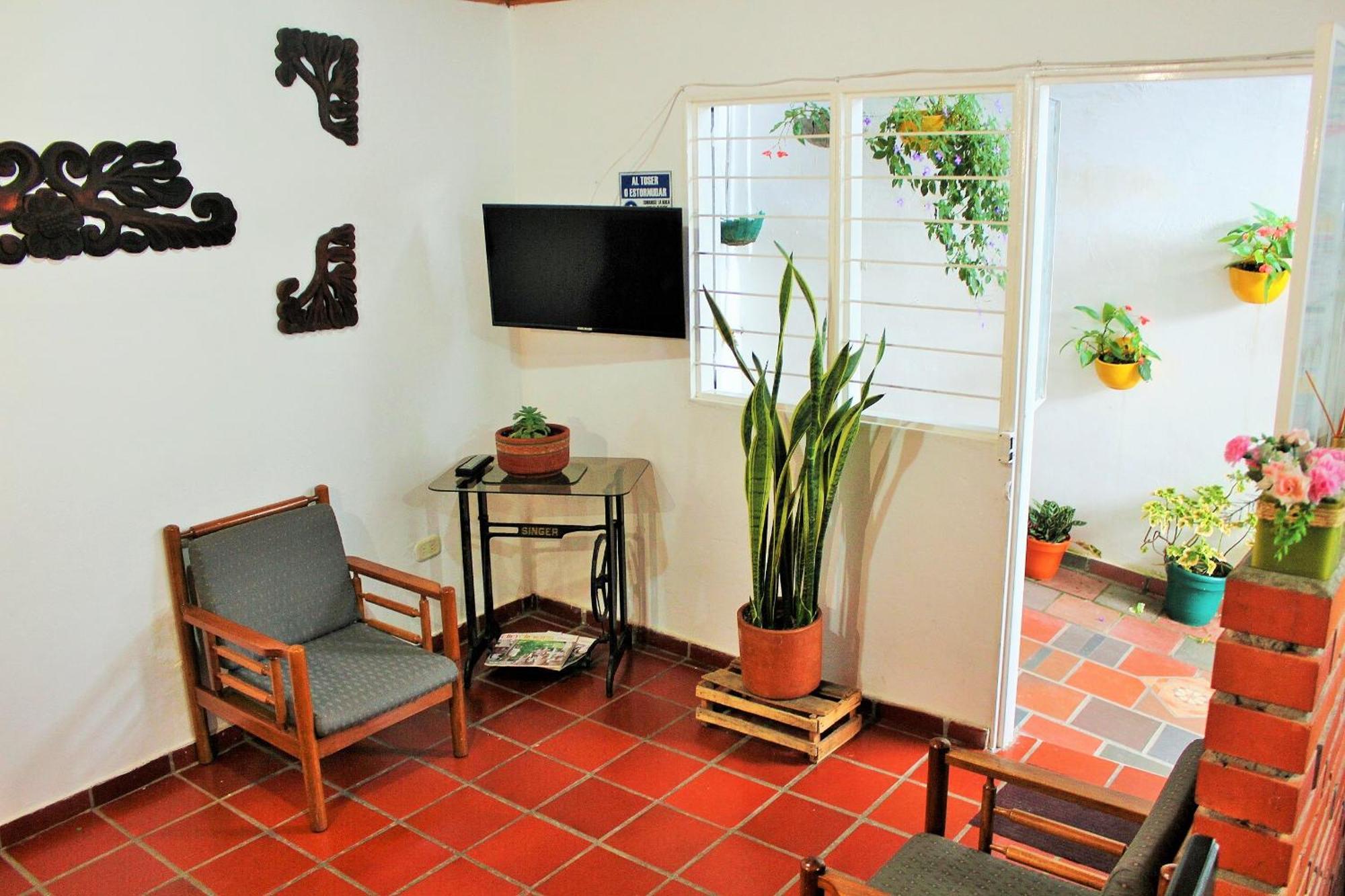 Hospedaje Los Capuchinos Socorro Ngoại thất bức ảnh