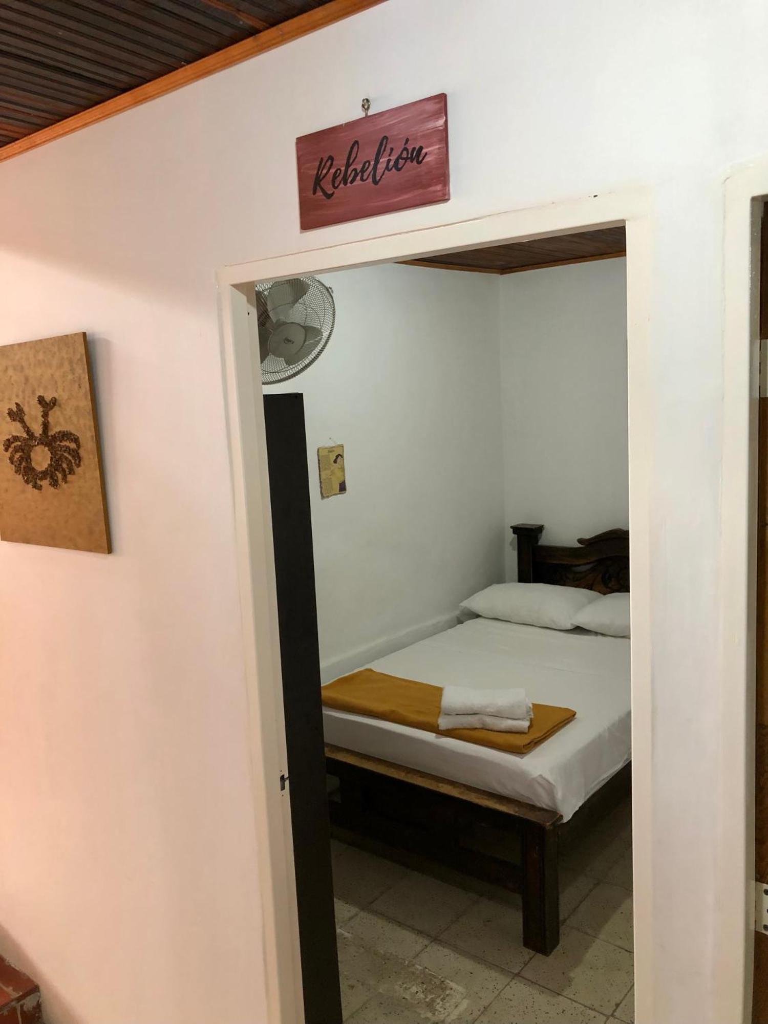 Hospedaje Los Capuchinos Socorro Ngoại thất bức ảnh
