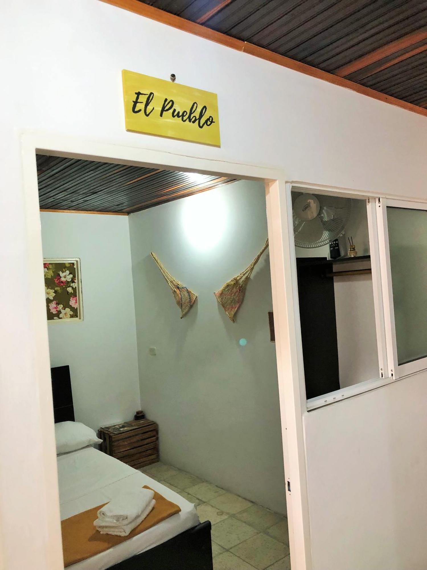 Hospedaje Los Capuchinos Socorro Ngoại thất bức ảnh